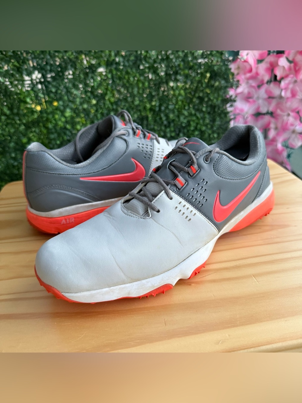 Nike Golf Shoes Men’s Size 10 Gray Red Spiked Cleats 623531-003